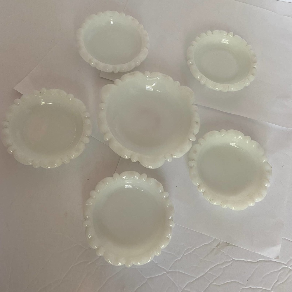 Peoples Federal Milk Glass Ash Tray Set Large and Individual 4 small 1 large